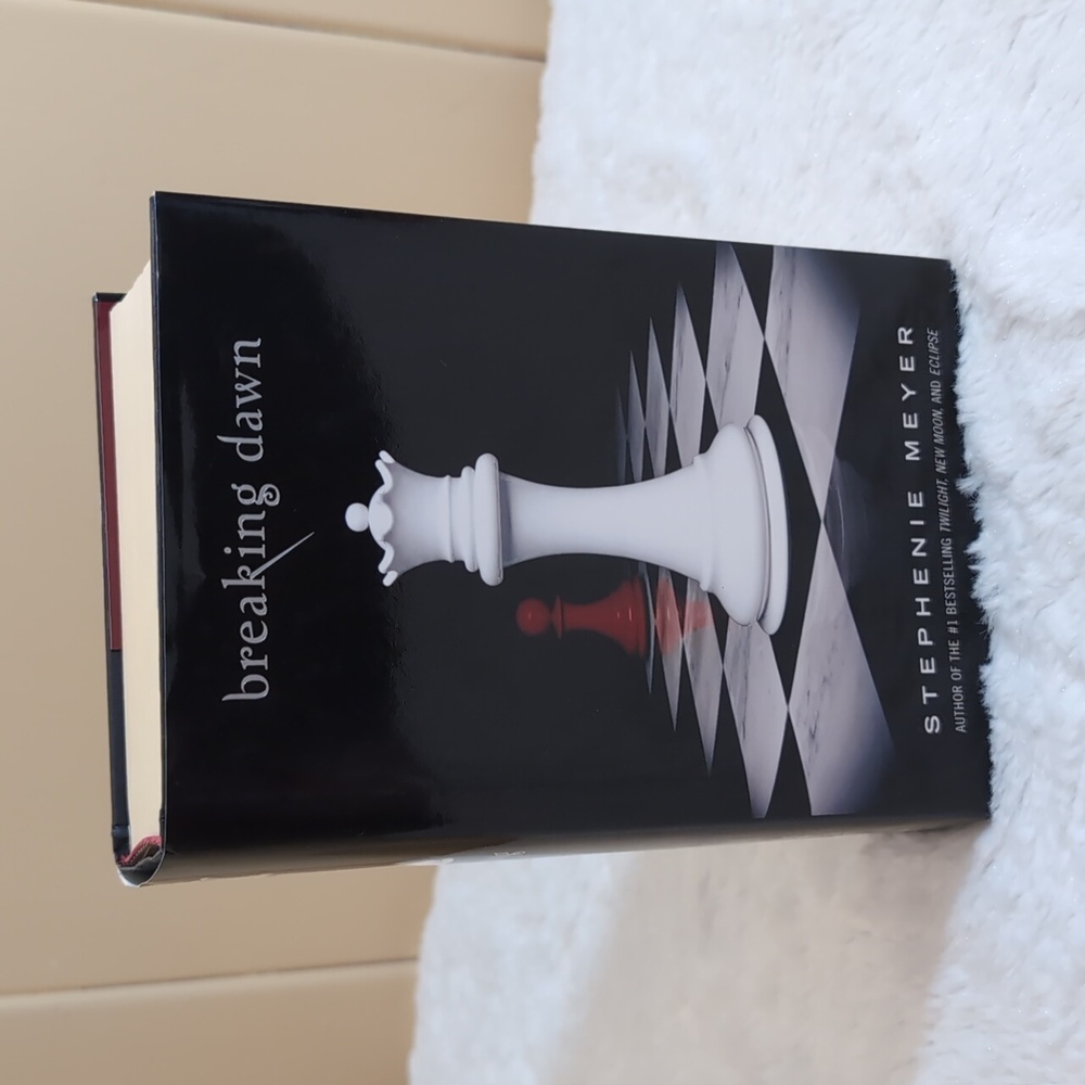 Little Brown| Breaking Dawn Fourth Book Of Twilight Series By Stephenie Meyer's